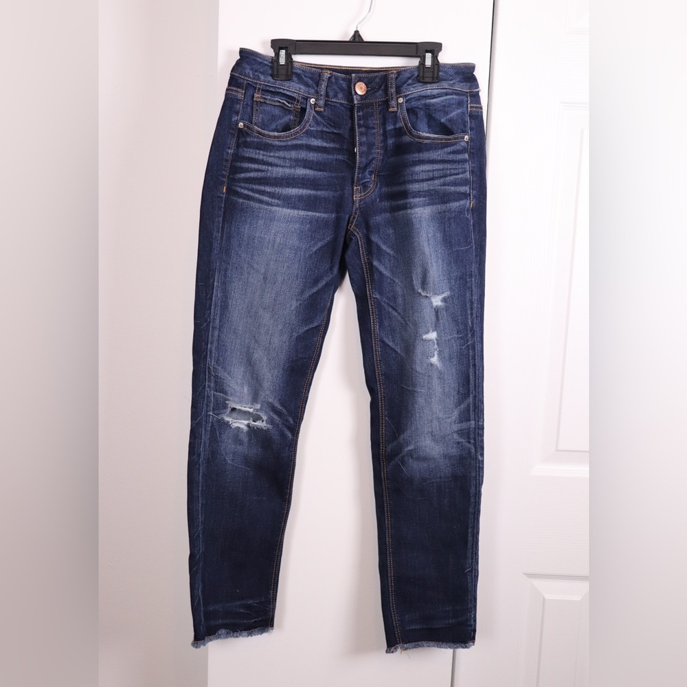 American Eagle Super-Stretch Cut-Off Jeans (size: 2)